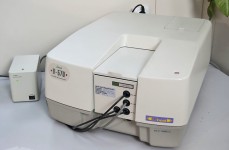 JASCO, V-570